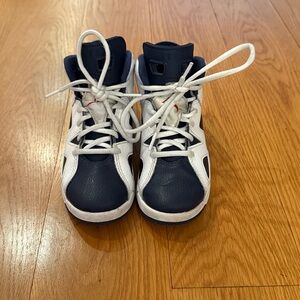 Jordan Kids. Navy and White High-Top Sneakers. Size 1.5